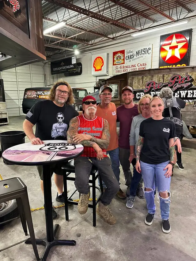 Guests enjoying a night at Pee-Pa's Garage